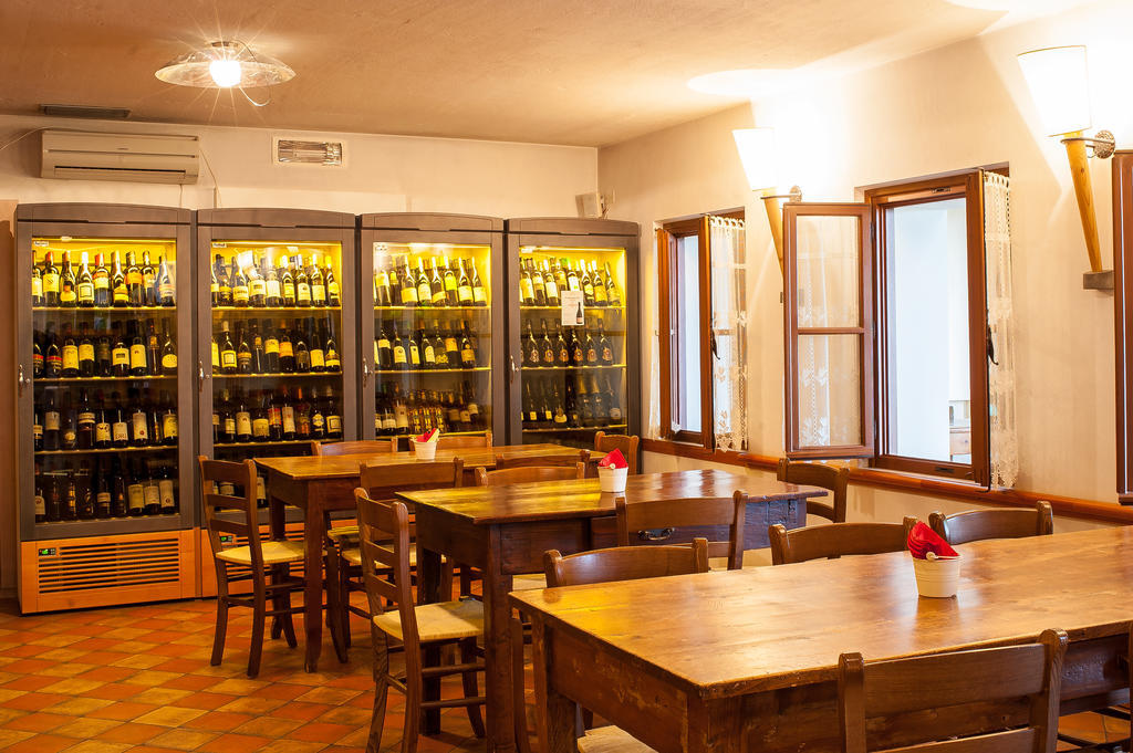 Elliot Osteria E Dormire In Collina Manzano Exterior photo